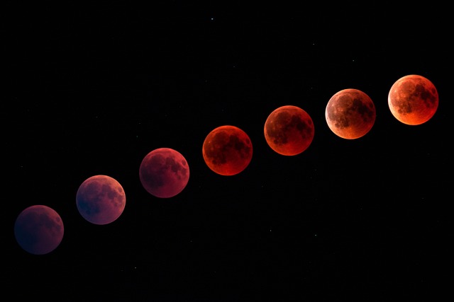 https://pixabay.com/photos/blood-moon-moon-night-full-moon-3567619/
